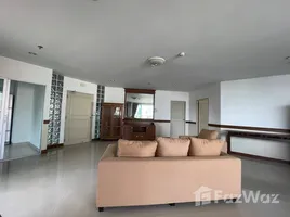 3 Bedroom Apartment for rent at P.W.T Mansion, Khlong Toei