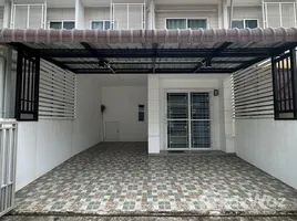 在Pruksa Ville 115租赁的3 卧室 联排别墅, San Klang, 山甘烹, 清迈