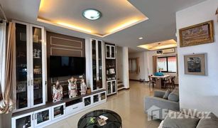 4 Bedrooms House for sale in Nong Prue, Pattaya Uraiwan Grand Villa