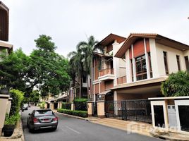 4 chambre Villa à louer à , Phra Khanong Nuea
