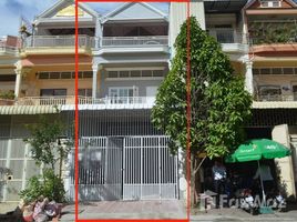 在Kamplerng Kouch Kanong Circle, Srah Chak出租的4 卧室 联排别墅, Tuol Sangke