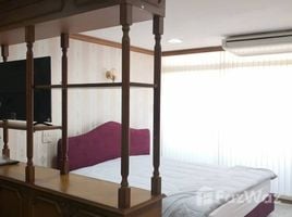1 Bedroom Apartment for rent at ITF Silom Palace, Suriyawong, Bang Rak