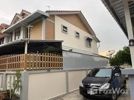 3 Schlafzimmer Reihenhaus zu verkaufen im Baan Sukniwet 2, Bang Mot, Thung Khru, Bangkok, Thailand