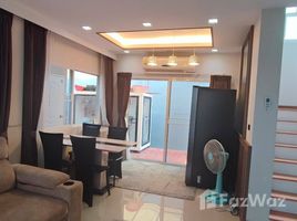 3 спален Дом на продажу в Casa Premium Wongwaen - Onnut, Dokmai