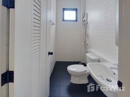 3 спален Дом на продажу в Baan Avarin Home, Khun Khong