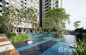 The Trust Condo at BTS Erawan in パクナム, サムット・プラカン