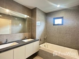 4 спален Дом в аренду в Lake Serene Rama 2, Bang Nam Chuet, Mueang Samut Sakhon, Samut Sakhon, Таиланд