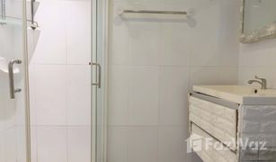 2 Bedrooms Condo for sale in Bang Chak, Bangkok The Escape