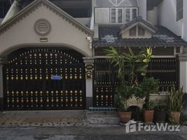 ทาวน์เฮ้าส์ 3 ห้องนอน ให้เช่า ในทำเล คลองตัน, กรุงเทพมหานคร, คลองตัน