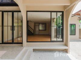 4 Bedroom Townhouse for sale in Bang Khun Si, Bangkok Noi, Bang Khun Si