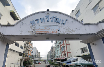 Porntaweewat Condotown Petchkasem in Nong Khang Phlu, Bangkok