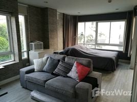 1 Bedroom Condo for rent at Surawong City Resort, Si Phraya, Bang Rak, Bangkok, Thailand
