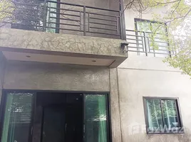 3 спален Дом for sale in Таиланд, Khlong Chan, Банг Капи, Бангкок, Таиланд