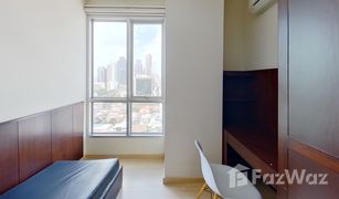 Кондо, 2 спальни на продажу в Si Lom, Бангкок Life At Sathorn 10