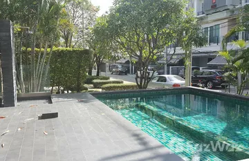 Baan Klang Muang Urbanion Ladprao Sena 1 in Chorakhe Bua, Bangkok