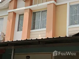 在Baan Pruksa 51出售的2 卧室 联排别墅, Lam Pla Thio, 拉甲邦, 曼谷, 泰国