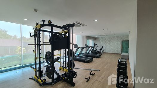 Fotos 1 of the Fitnessstudio at Touch Hill Place Elegant