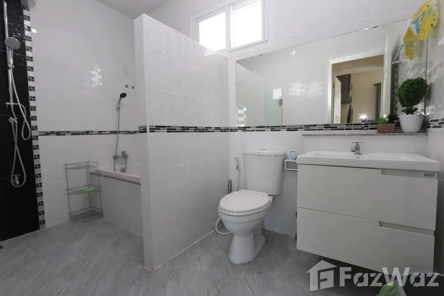4 Bedroom House for sale at Baan Thanakrit — photo 5