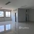 150 平米 Office for rent at Bangna Complex Office Tower, 曼那