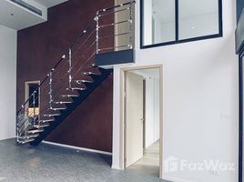 2 спален Кондо на продажу в The Lofts Silom, Si Lom