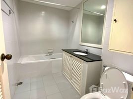 2 спален Кондо в аренду в Supalai Place, Khlong Tan Nuea