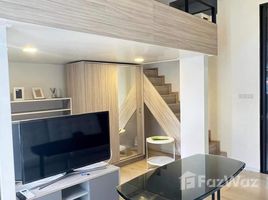 1 спален Кондо в аренду в Chewathai Residence Asoke, Makkasan