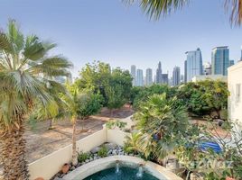 3 спален Вилла на продажу в Meadows 1, Emirates Hills Villas