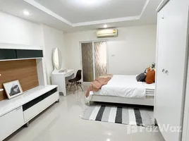 Студия Кондо в аренду в Happy Condo Ratchada 18, Sam Sen Nok, Хуаи Кхщанг, Бангкок, Таиланд